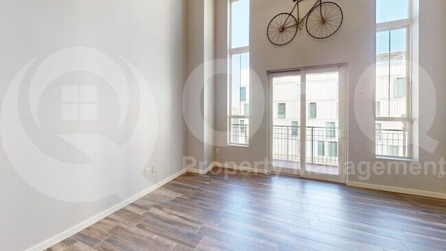 Building Photo - 215 E McKinley St