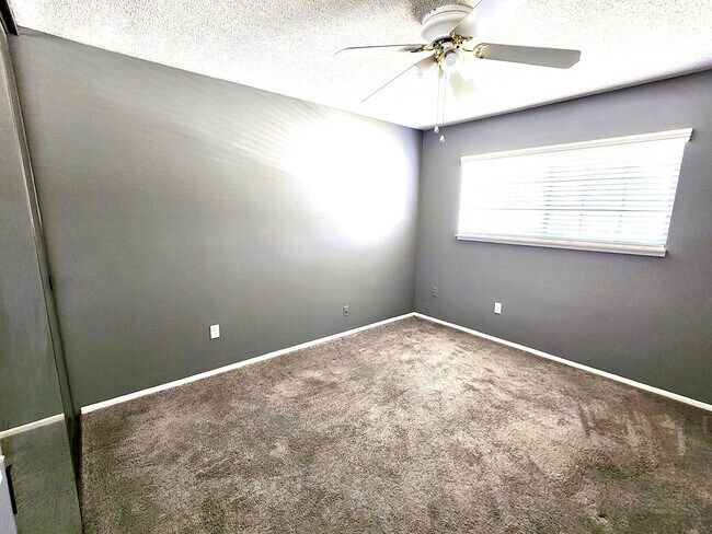 Building Photo - 43757 Albeck Ave