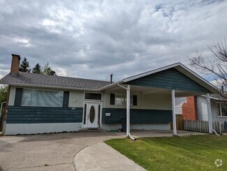 Building Photo - 681-300-681 Vedder Crescent