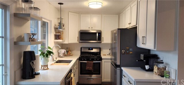 Foto del edificio - 824 N Pasadena Ave