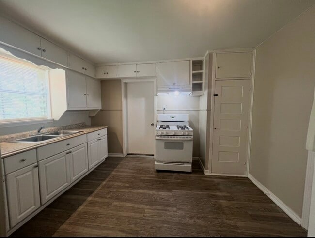 Foto del edificio - 415 Randall St