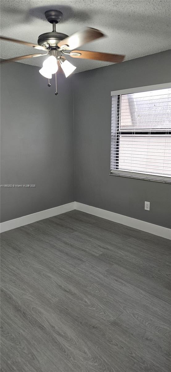 Foto del edificio - 862 NE 209th St