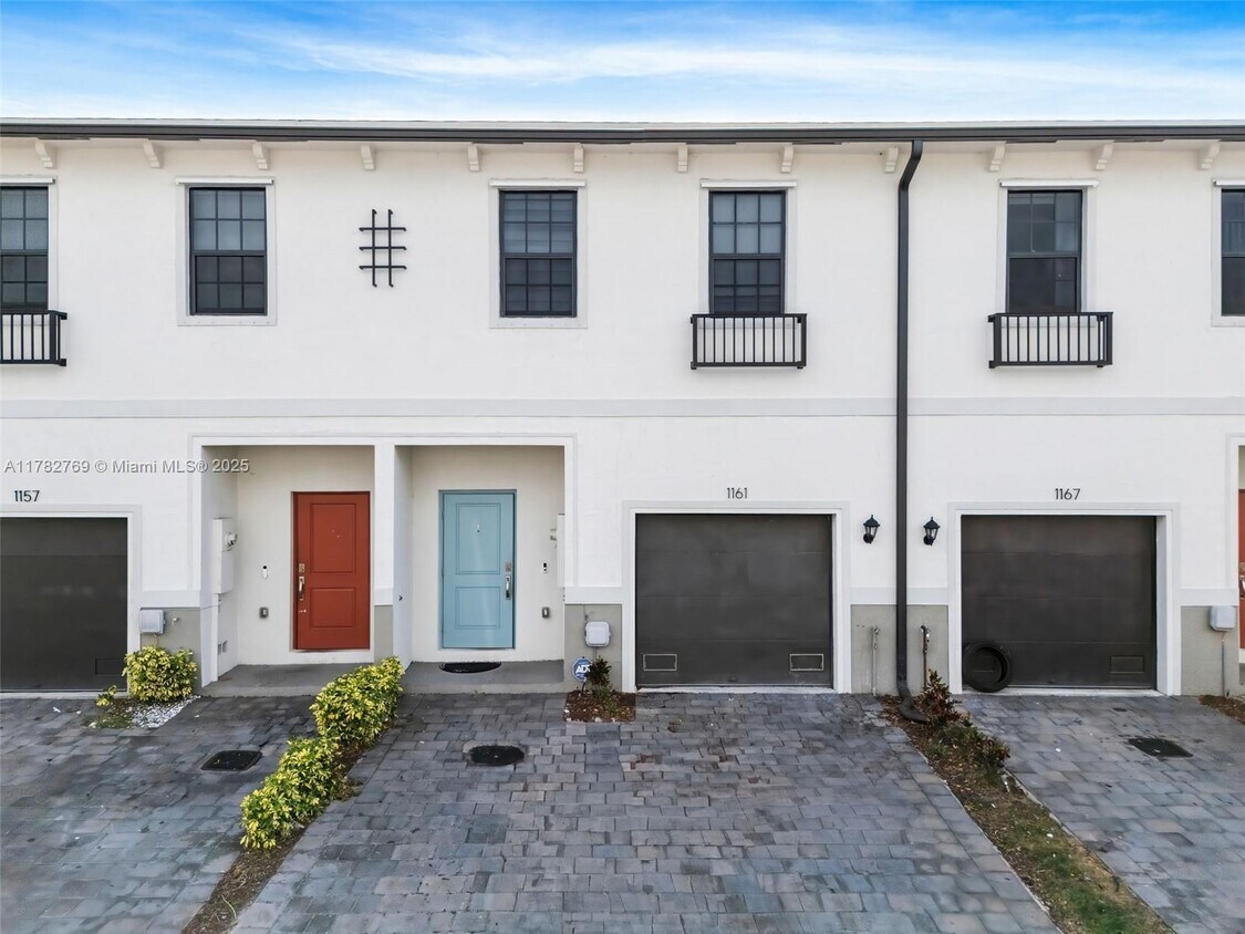 Foto principal - 1161 SW 6th Ct