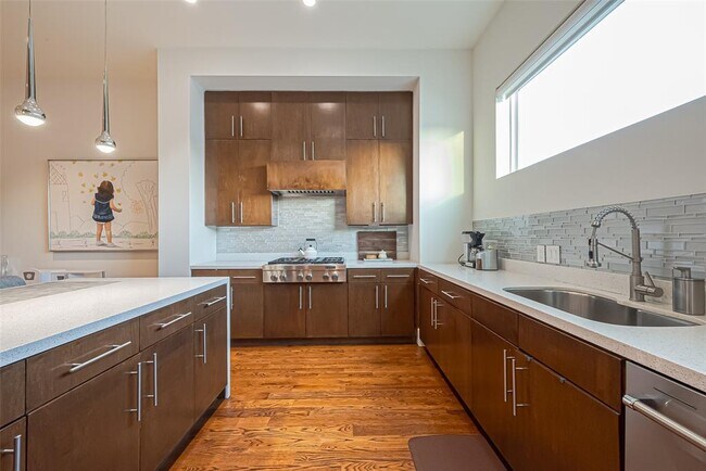 Foto del edificio - 1510 Yale St