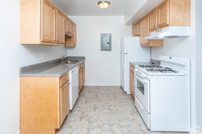 1BR, 1BA - 700 SF - Sterling Knolls