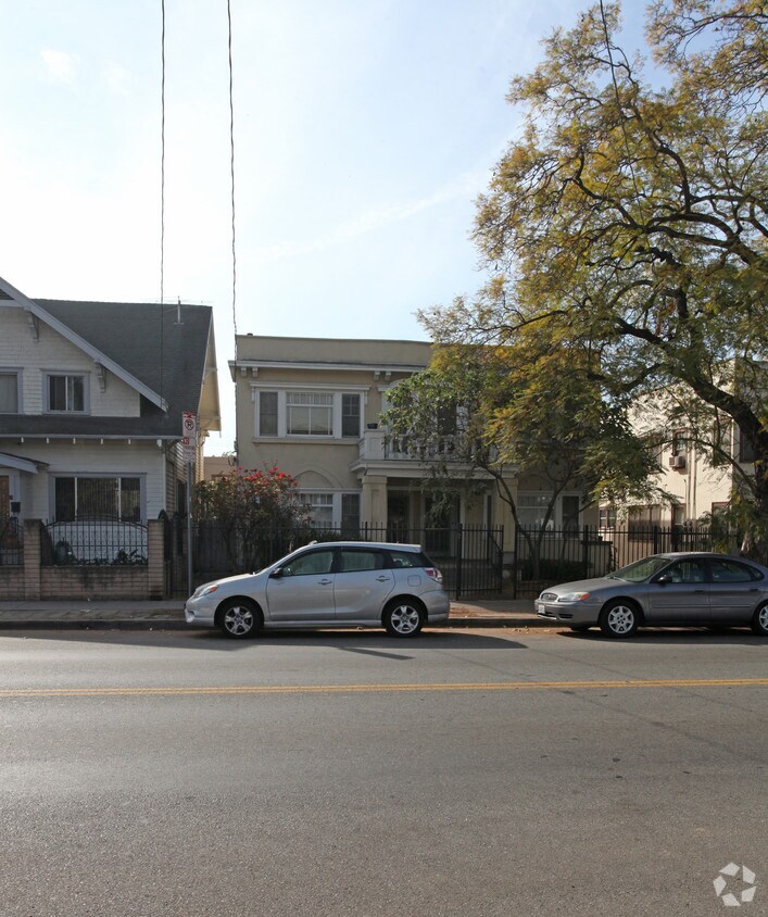 Building Photo - 4620 Franklin Ave