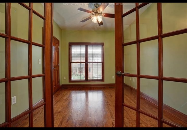 Building Photo - 152 Crestridge Dr