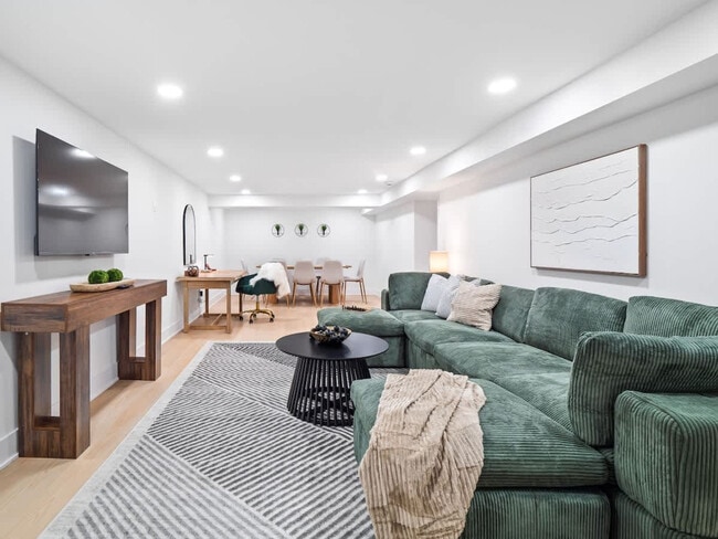 Foto del edificio - 4155 Ascot Ln