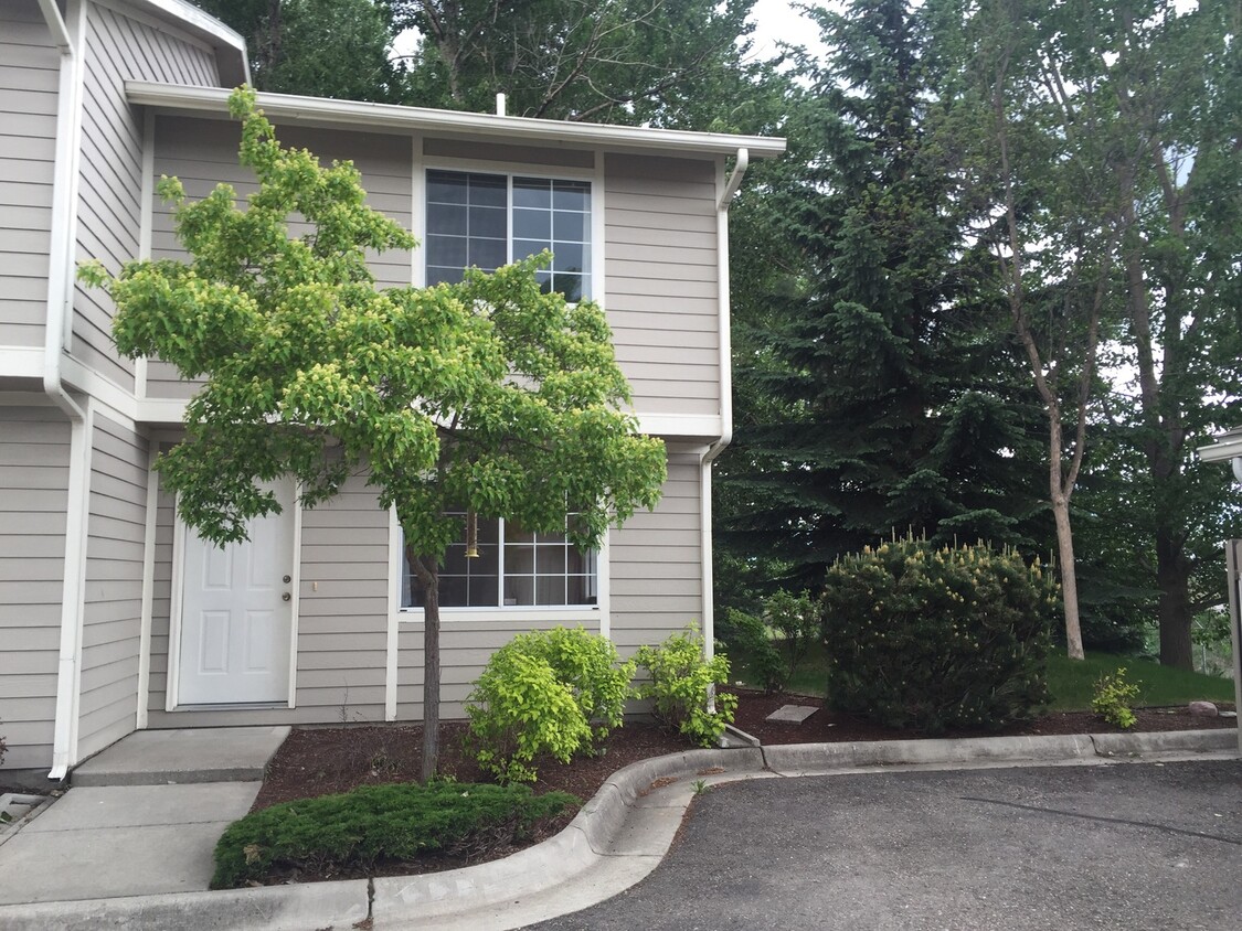 Foto principal - Great Grant Creek Area Town Home!