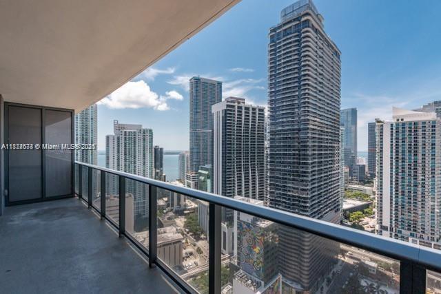 Foto del edificio - 45 SW 9th St
