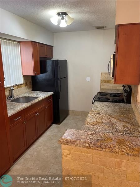 Building Photo - 2325 Garfield St