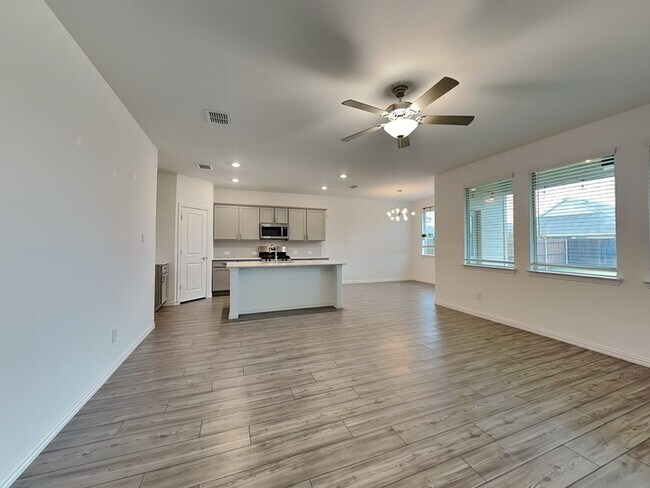 Foto del edificio - 7209 Dandelion Rd