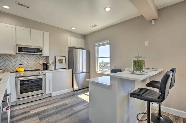 Foto del edificio - 941 Brooks Ln