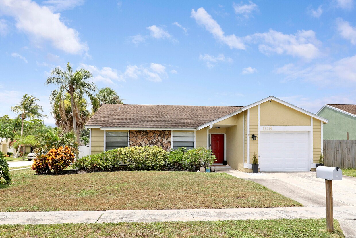 Primary Photo - 108 Greenbriar Dr