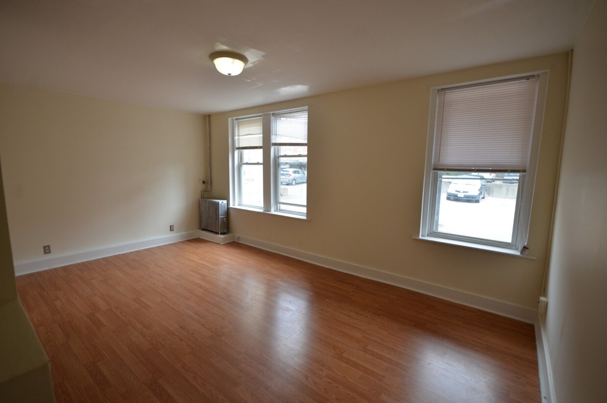 Foto principal - 127 Washington St