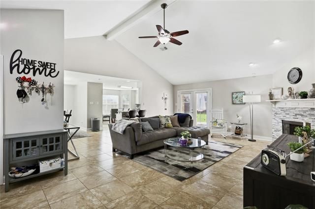 Foto del edificio - 115 Savanna Dr