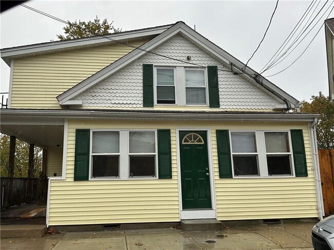 Building Photo - 177 Boyden St