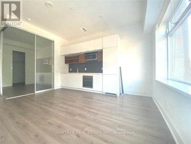 Building Photo - 111 St Clair Ave W