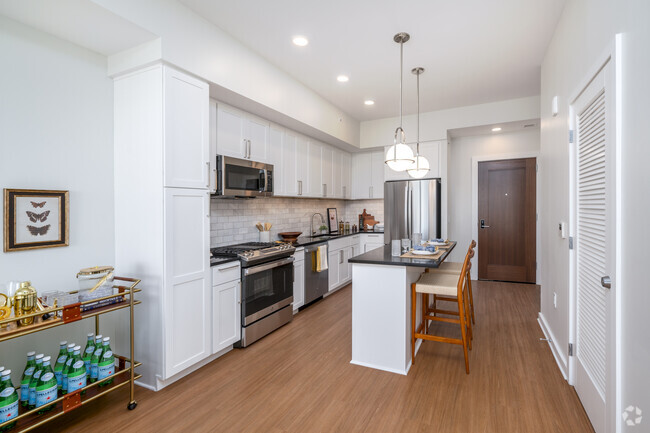 1 habitación, 1 baño, 541 pies cuadrados, cocina - The Milton at Twinbrook Quarter