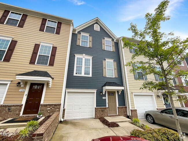 Building Photo - Room in Townhome on Journey Pl