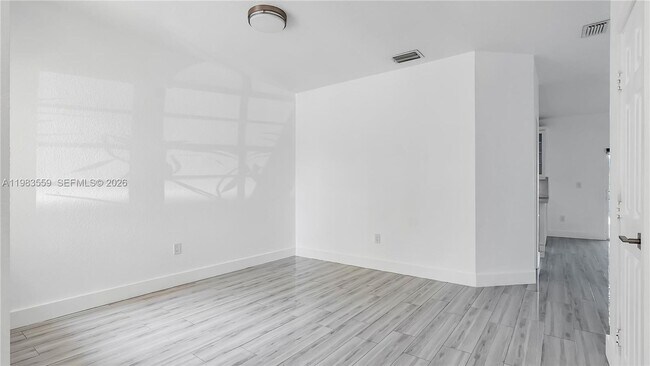 Foto del edificio - 4991 SW 135th Ave