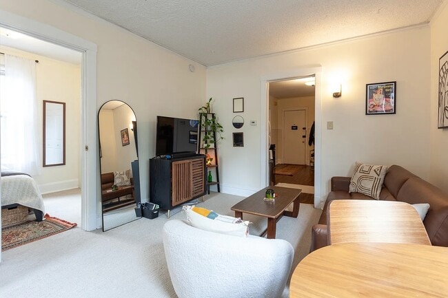 Foto del edificio - 1247 W Wellington Ave