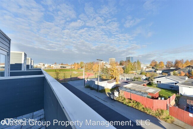 Foto del edificio - 2 br, 1.5 bath House - 233 W 13th Ave