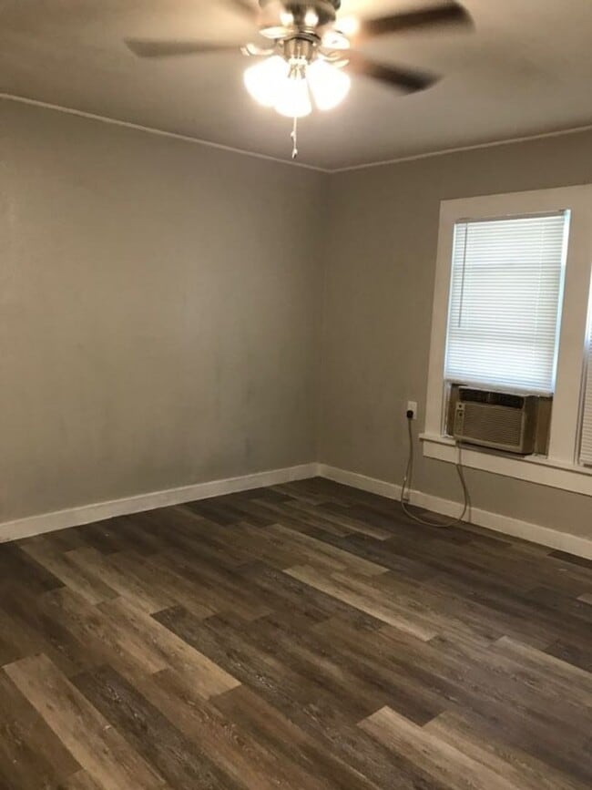 Building Photo - Newly Remodeled off Sayles