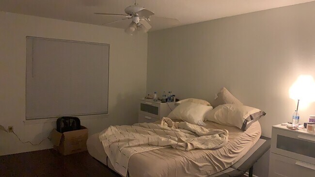 Foto del edificio - 4865 Lake Waterford Way W
