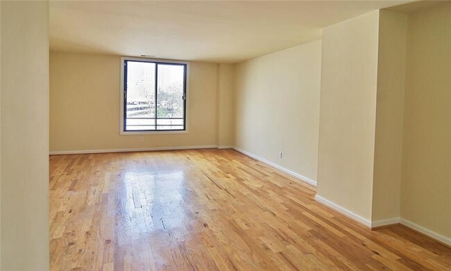 Building Photo - 1421 Peachtree St NE