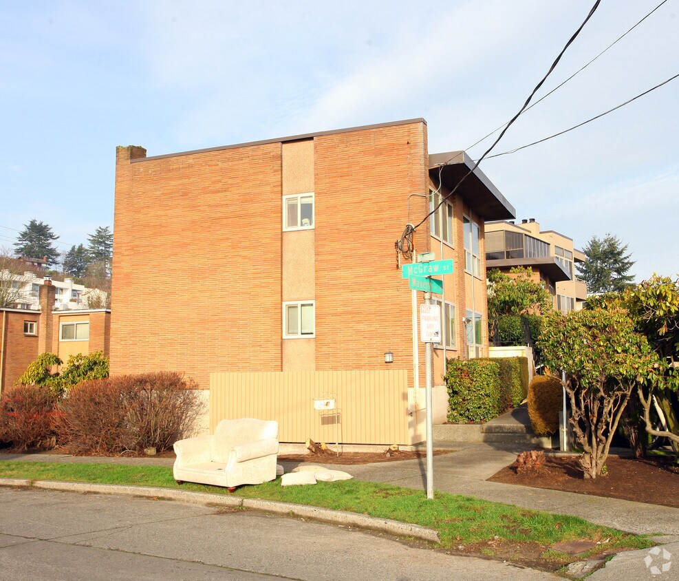 Building Photo - 708 McGraw St