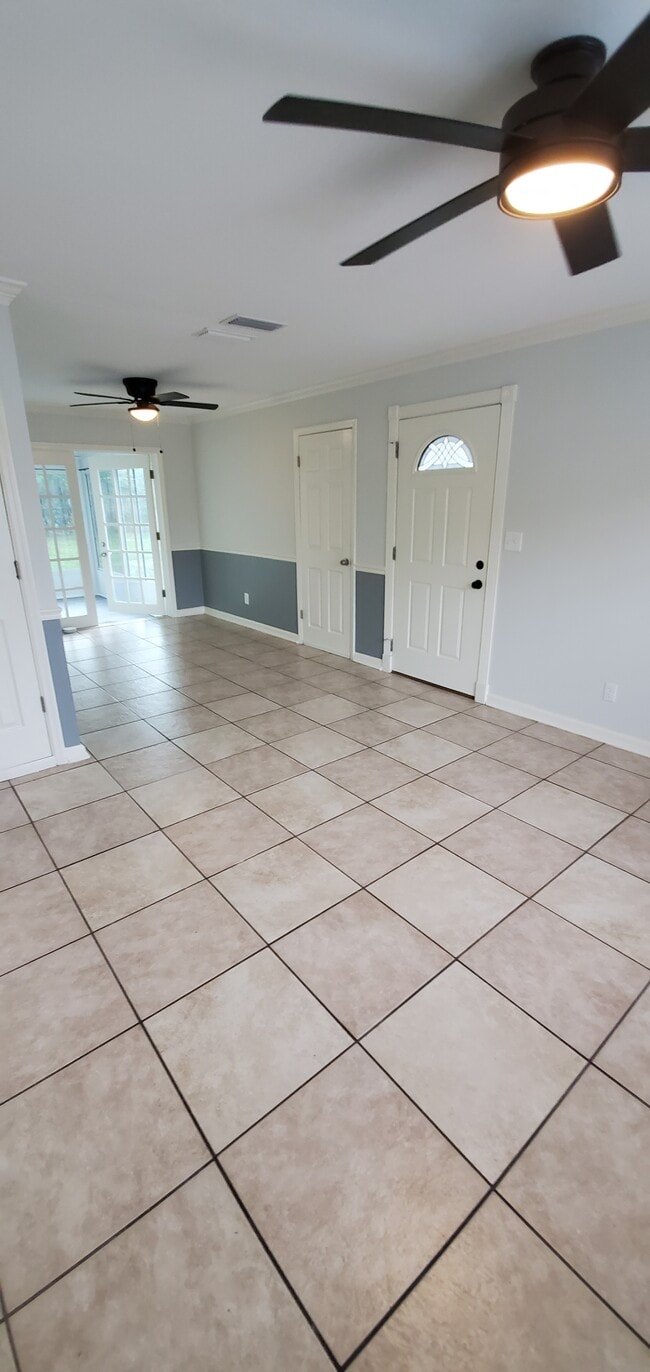 Building Photo - 10824 Kuralei Dr