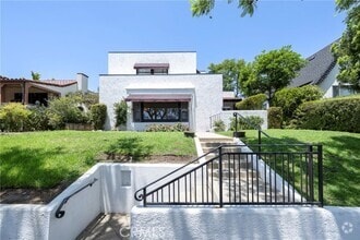 Building Photo - 405 W Brookdale Pl