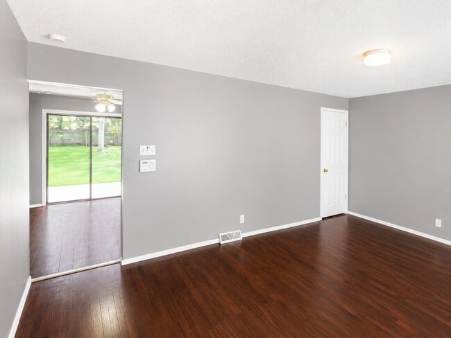 Building Photo - 10220 Doane Dr