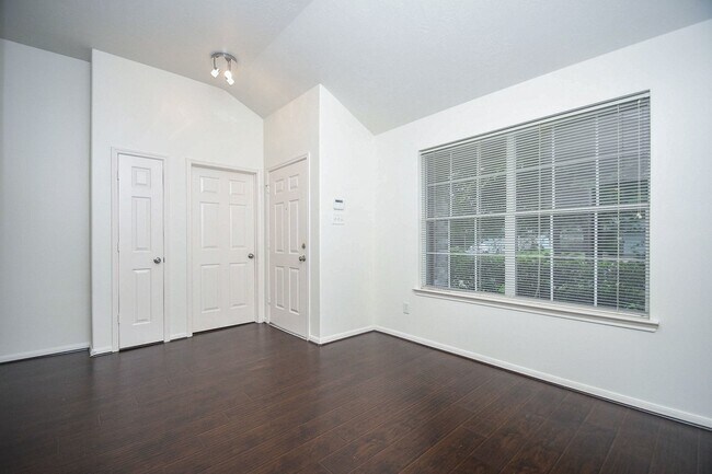 Foto del edificio - 13911 Sorrel Grove Ct