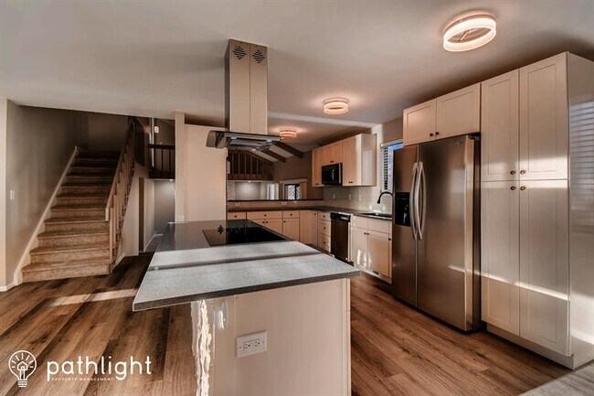 Building Photo - 2303 Skeel St