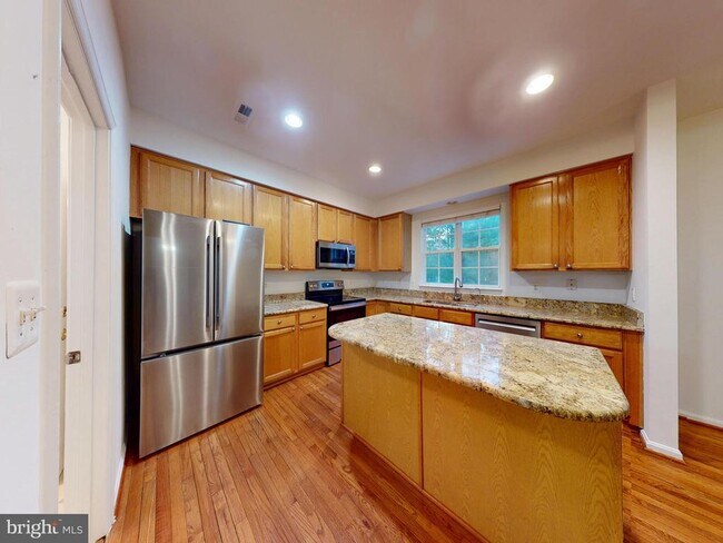 Foto del edificio - 1379 Dominion Ridge Ln