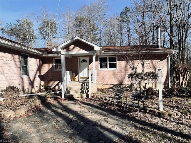 Building Photo - 3401 Oak Ridge Rd