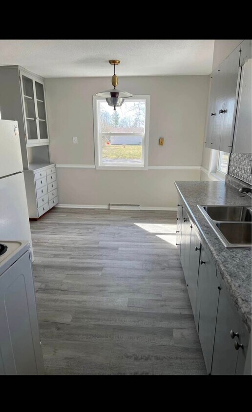 Foto del edificio - 409 E Lincoln St