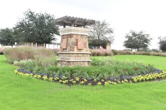 Building Photo - 32042 Sweet Pea Mdw Dr