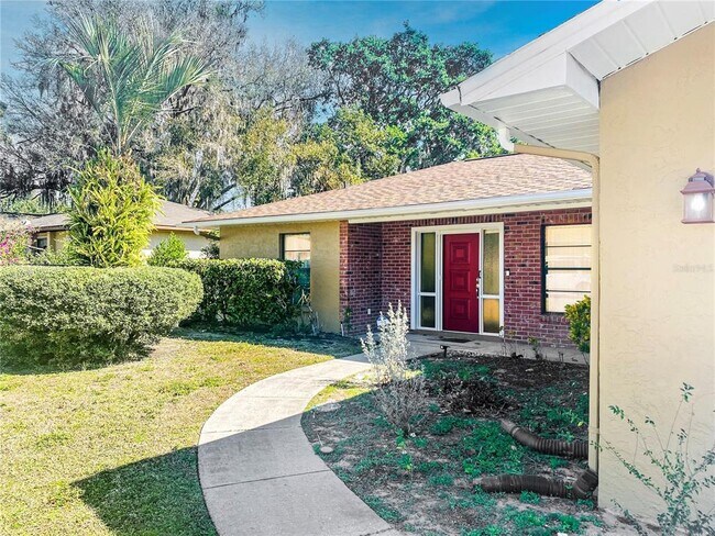 Foto del edificio - 12824 Lake Tree Ln