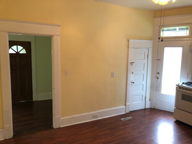 Foto del edificio - 813 Winona Ave SW