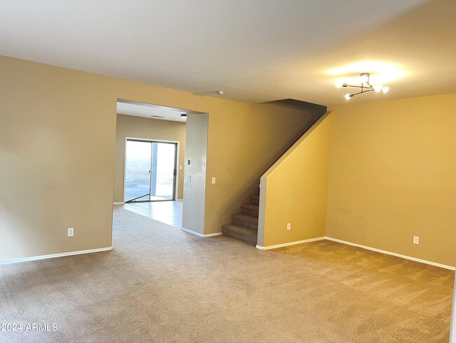 Building Photo - 2414 W Hunter Ct