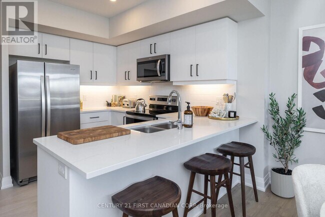 Building Photo - 4286 King St E