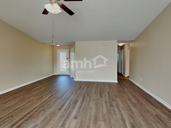 Building Photo - 322 Brookview Dr