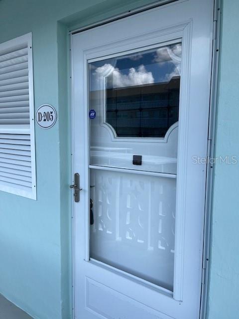 Foto del edificio - 325 Causeway N