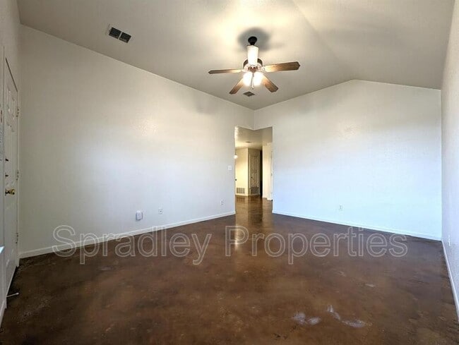 Building Photo - 5510 Luxor Dr