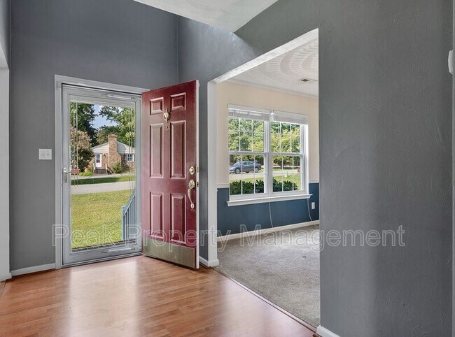 Foto del edificio - 2807 Laughter Ln