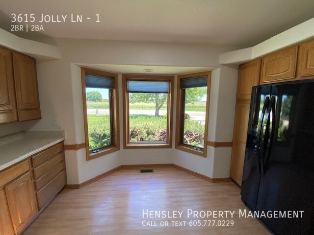 Foto del edificio - 3615 Jolly Ln