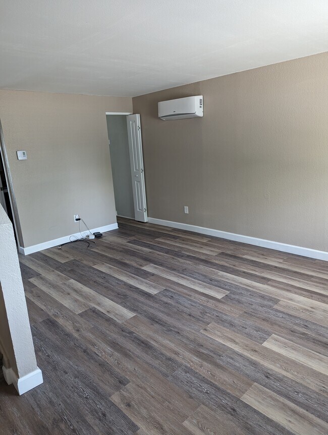 Foto del edificio - 3526 Butternut Dr